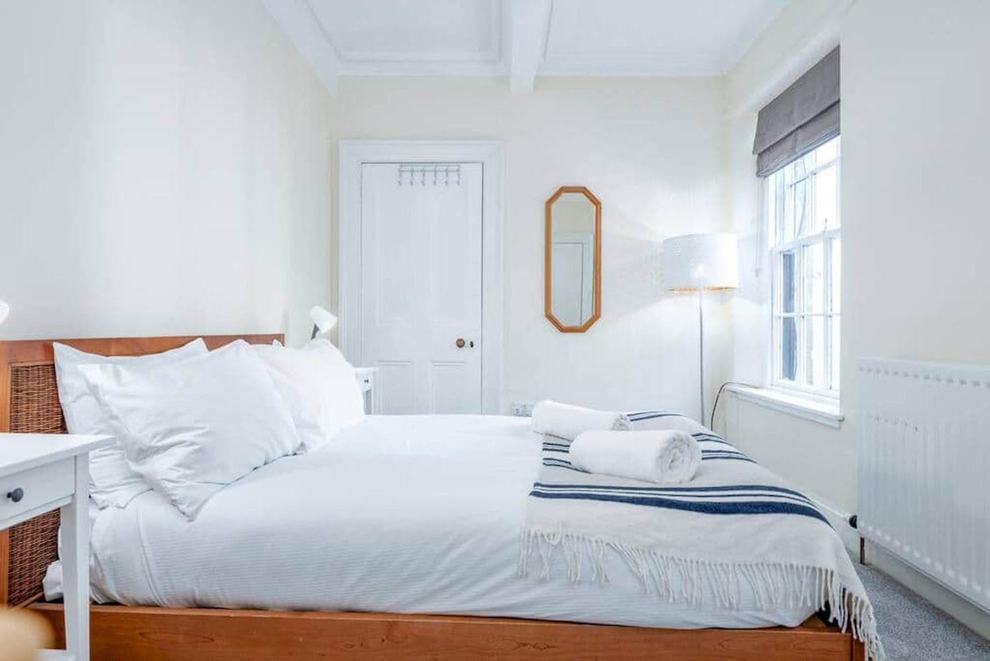Westview House - 3 Bedrooms - Central - Parking St Andrews Buitenkant foto